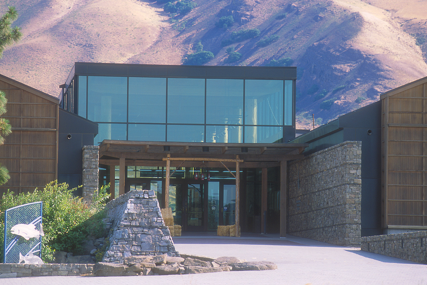 Columbia Gorge Discovery Center and Museum